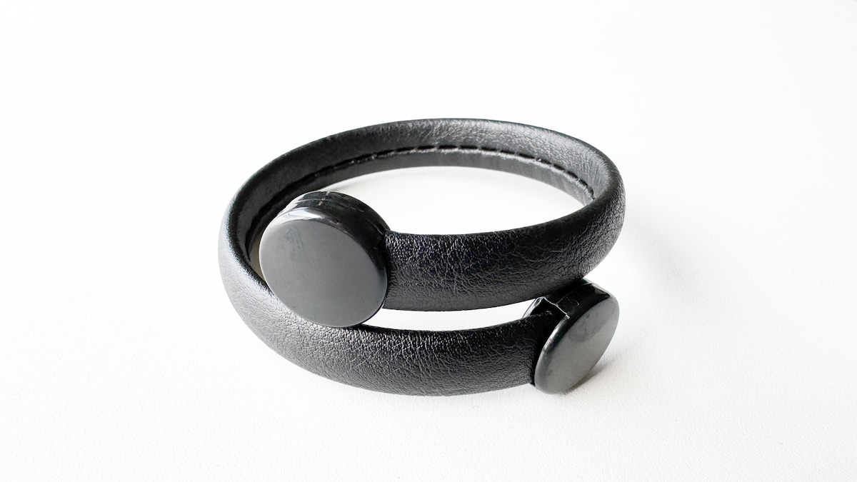 【100均】ダイソーのアームバンドが話題！セリア・キャンドゥの商品は？