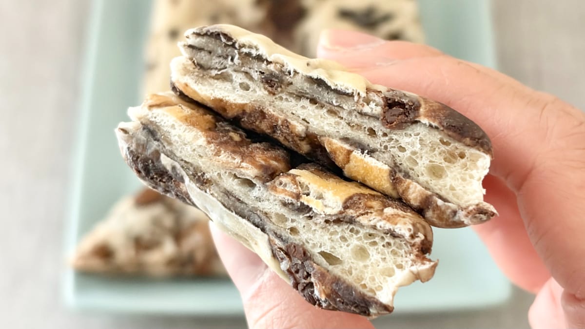 もっちり食感で食べ応えもアリ!【ローソン】1個あたり57円の三角パン