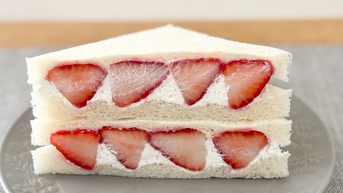 もはや「フルーツパーラー」の味？【セブン】期間限定サンドイッチが贅沢