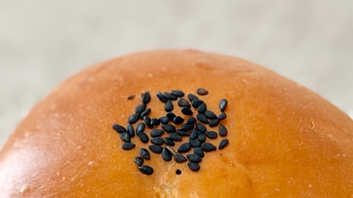 もちもち甘~い!【セブン】の新作あんぱんは幸せをもたらす贅沢パン