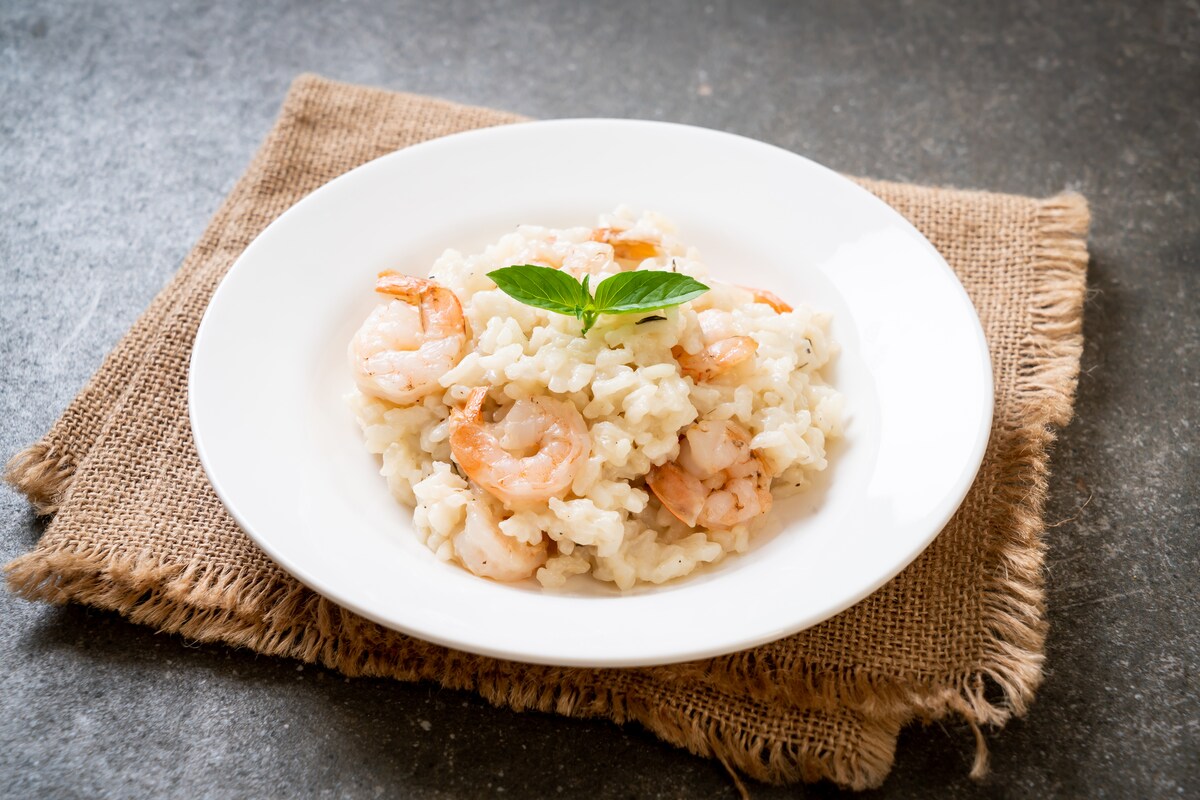 新玉ねぎを「丸ごと」レンジで5分！ツナチーズの至高の食べ方＆エビの濃厚クリームリゾット