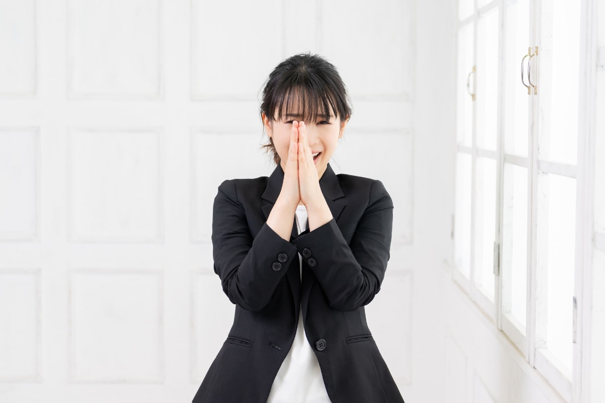 なぜ私たちが尻拭いを……?ブランド品購入や推し活で散財した義妹の借金100万円を夫が肩代わり。世帯年収750万・34歳女性が募らせたイライラの行方