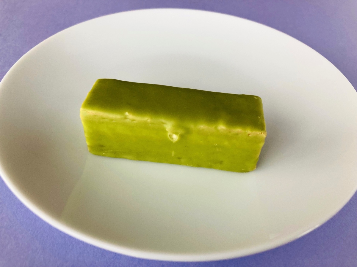 塩味と甘さのメリハリが魅力?お茶菓子にピッタリ!【セブン】「宇治抹茶ミルフィーユ」