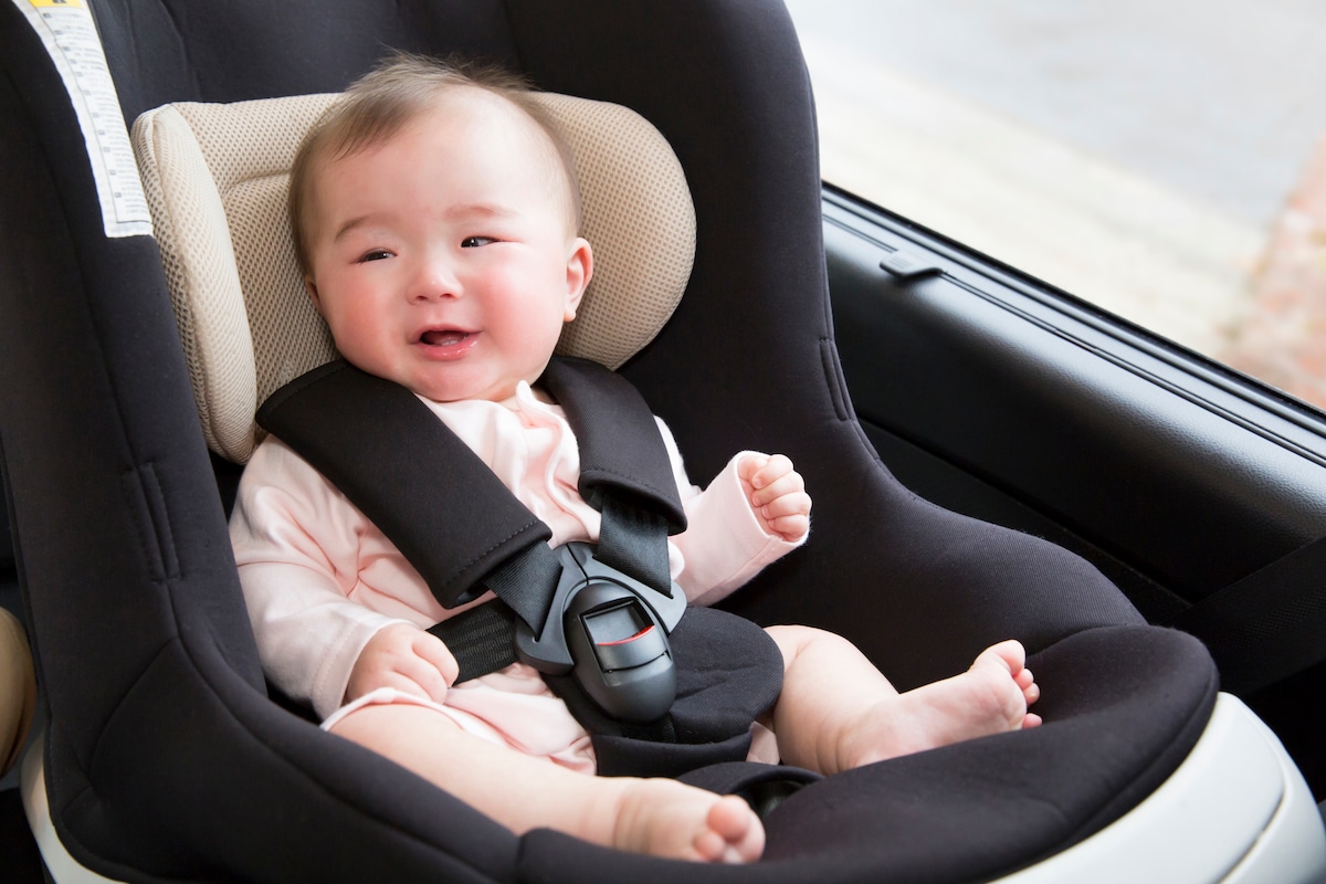 ママ友「抱っこでOK」0歳児ノーチャイルドシートに絶句！ママ友会でのお菓子泥棒とiPhone寿命の確認法