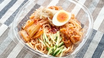 爽やかな辛みがクセになる！【ファミマ】に登場した韓国風チルド麺って？