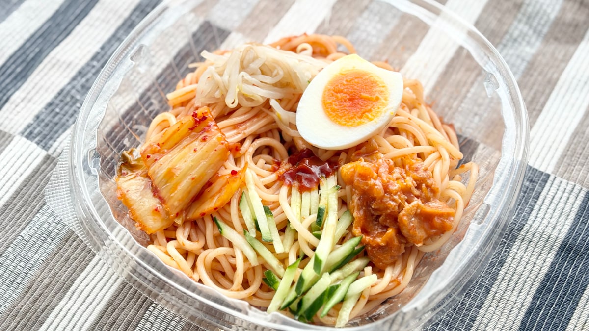 爽やかな辛みがクセになる!【ファミマ】に登場した韓国風チルド麺って?