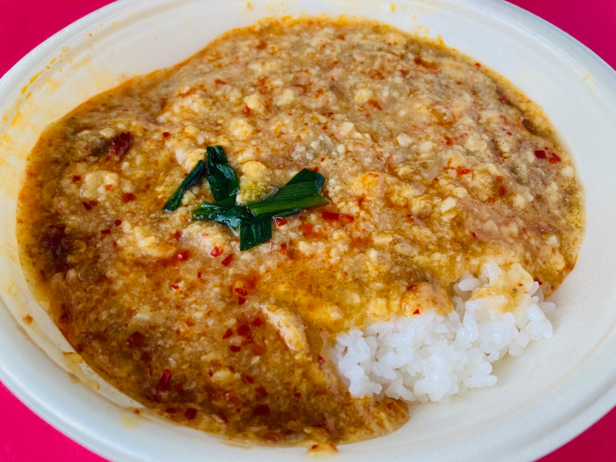 「成程ご飯が進みます！」「再現レシピを公開してくれ！」【セブン】にんにくの主張がすごい「スタミナ玉子飯」