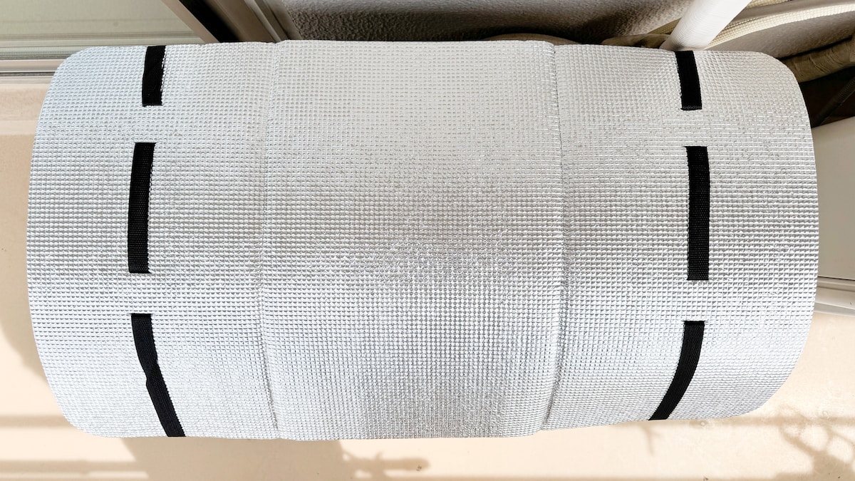 100均のエアコン室外機カバーで節電&劣化予防!【セリア・ダイソー】