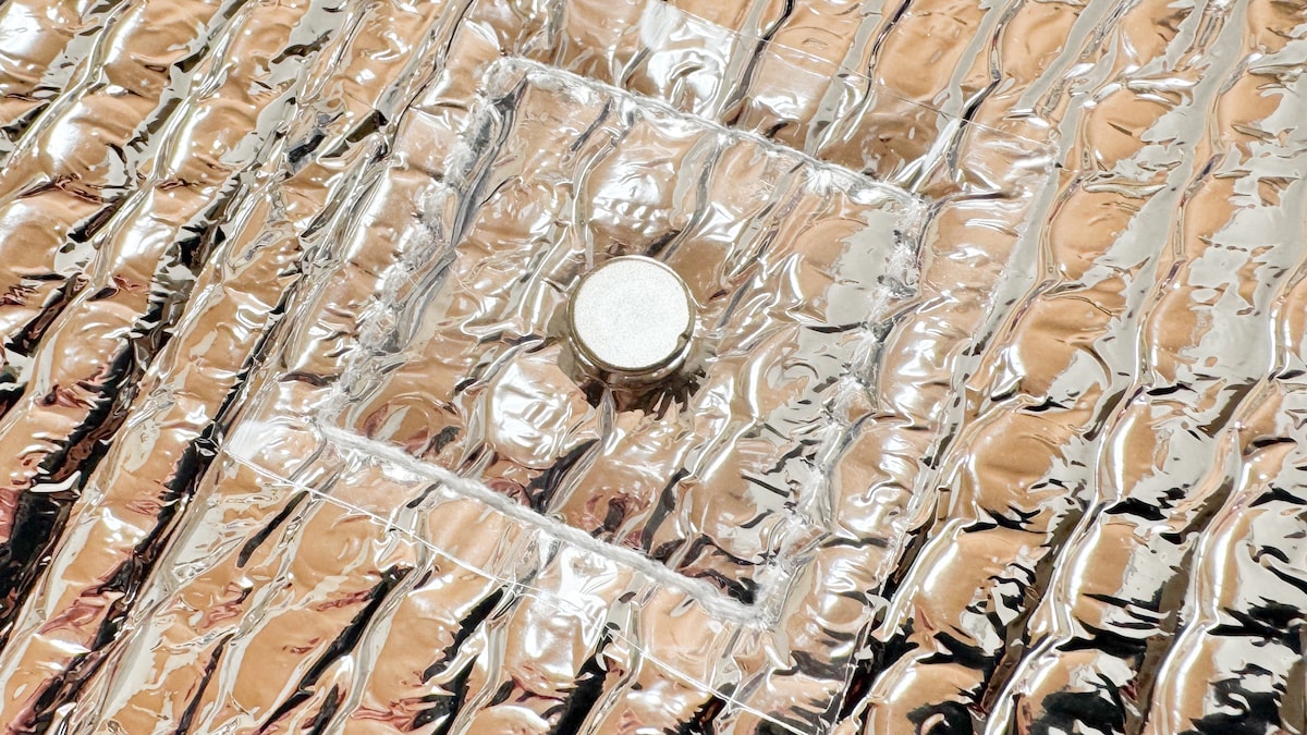 100均のエアコン室外機カバーで節電&劣化予防!【セリア・ダイソー】