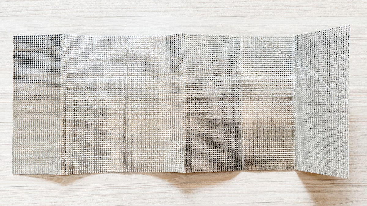 100均のエアコン室外機カバーで節電&劣化予防!【セリア・ダイソー】