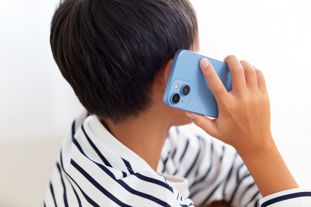 小学生・中学生のスマホデビュー!頑丈・安い・安全を叶えるママ納得の機種選び