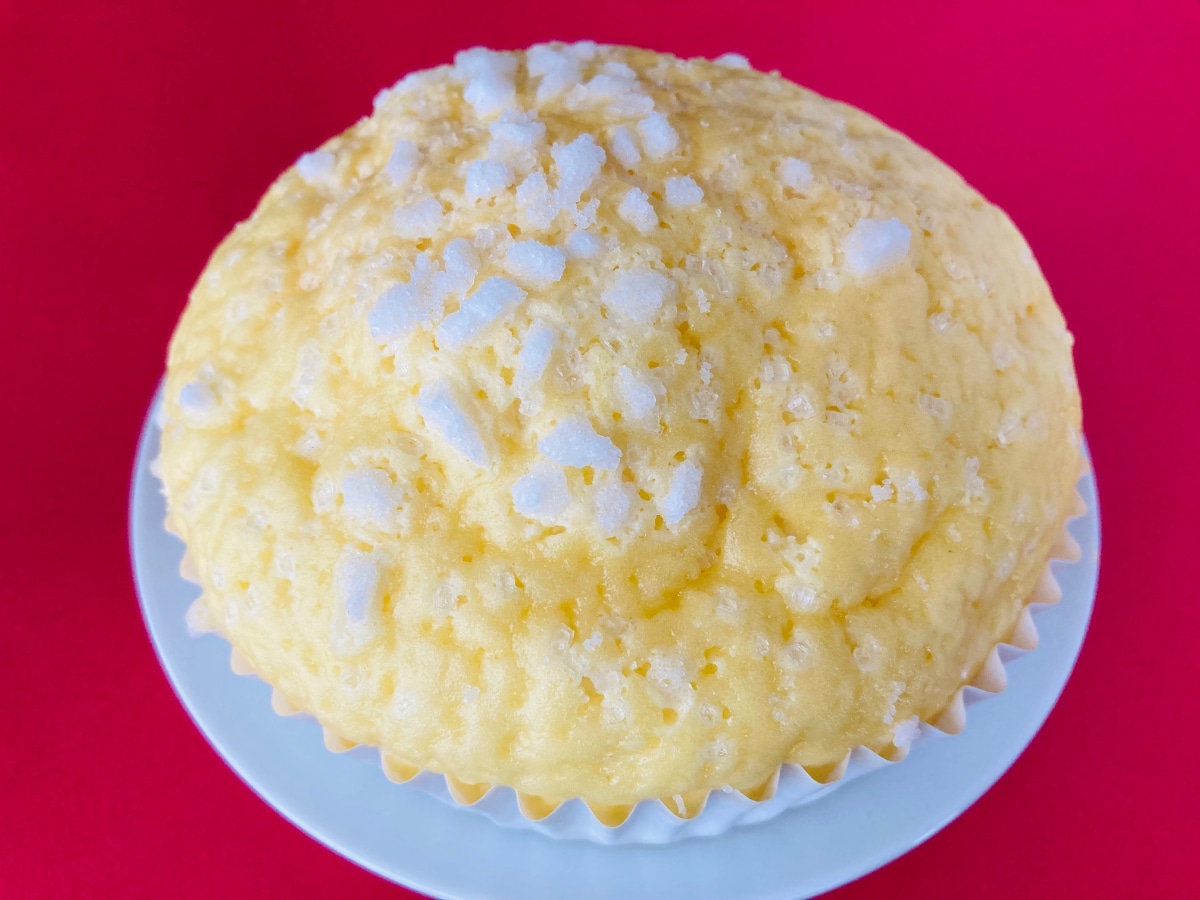 「かなり美味しい!!」「食感もいい!!」【セブン】「バターで仕込んだふんわりメロンパン」