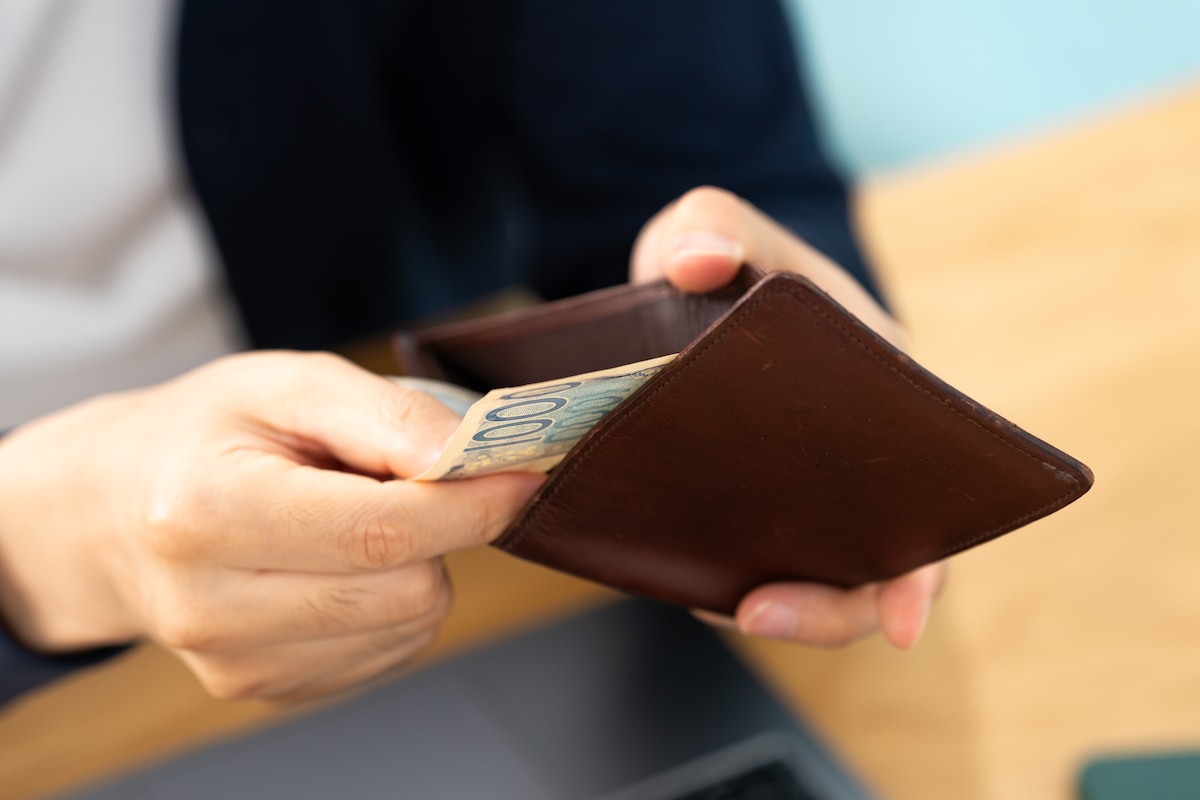 昇進で浮かれる夫と「口をきかない妻」の断絶。浪費実母のランチ乱入と自閉症児の“抜けた歯”パニック