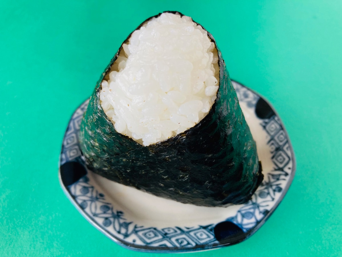 「贅沢感溢れる！！」「たらことチーズが合う！」【ローソン】浅草宿六監修のプレミアムおにぎり