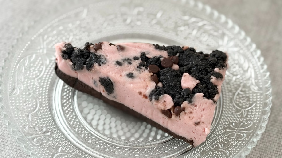 甘酸っぱさと多彩な食感が楽しめる!【セブン】のワンハンドケーキって?