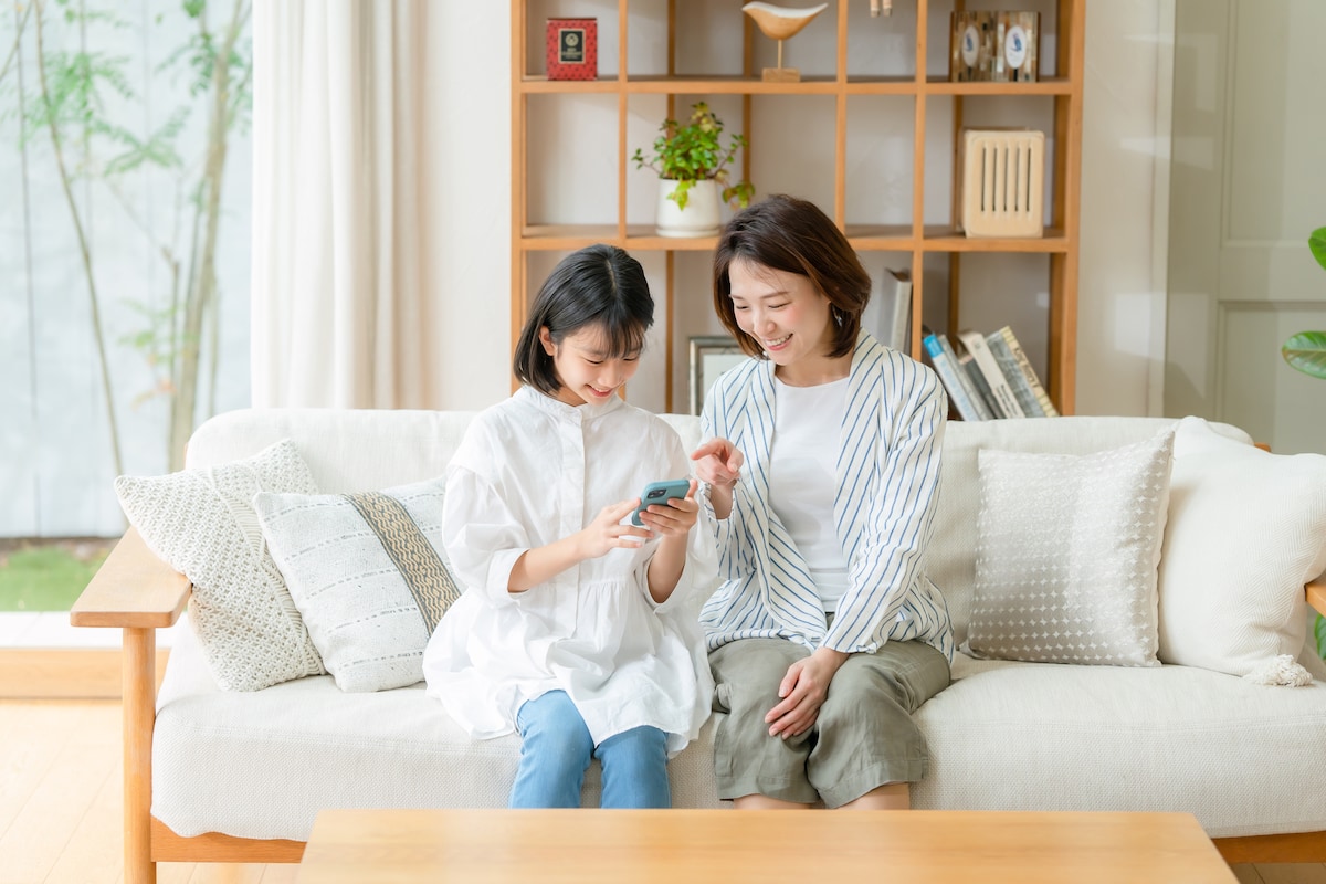 子供のスマホ制限はどうする？iPhone・Androidの無料設定とママの負担を減らすコツ
