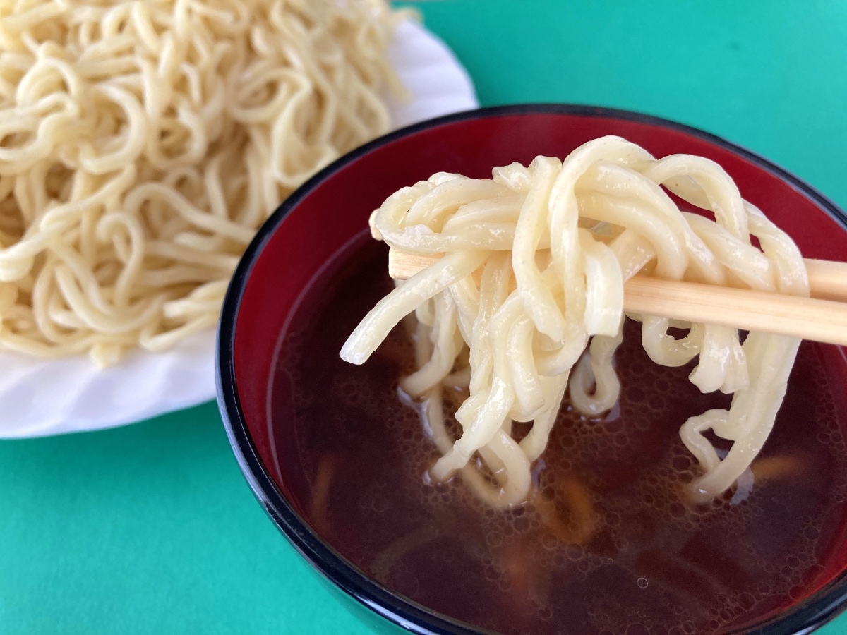 4月14日新発売！麺量300gでボリューミー！！【セブン】自分好みにアレンジもできる「セブンプレミアム つけそば」