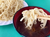 4月14日新発売！麺量300gでボリューミー！！【セブン】自分好みにアレンジもできる「セブンプレミアム つけそば」