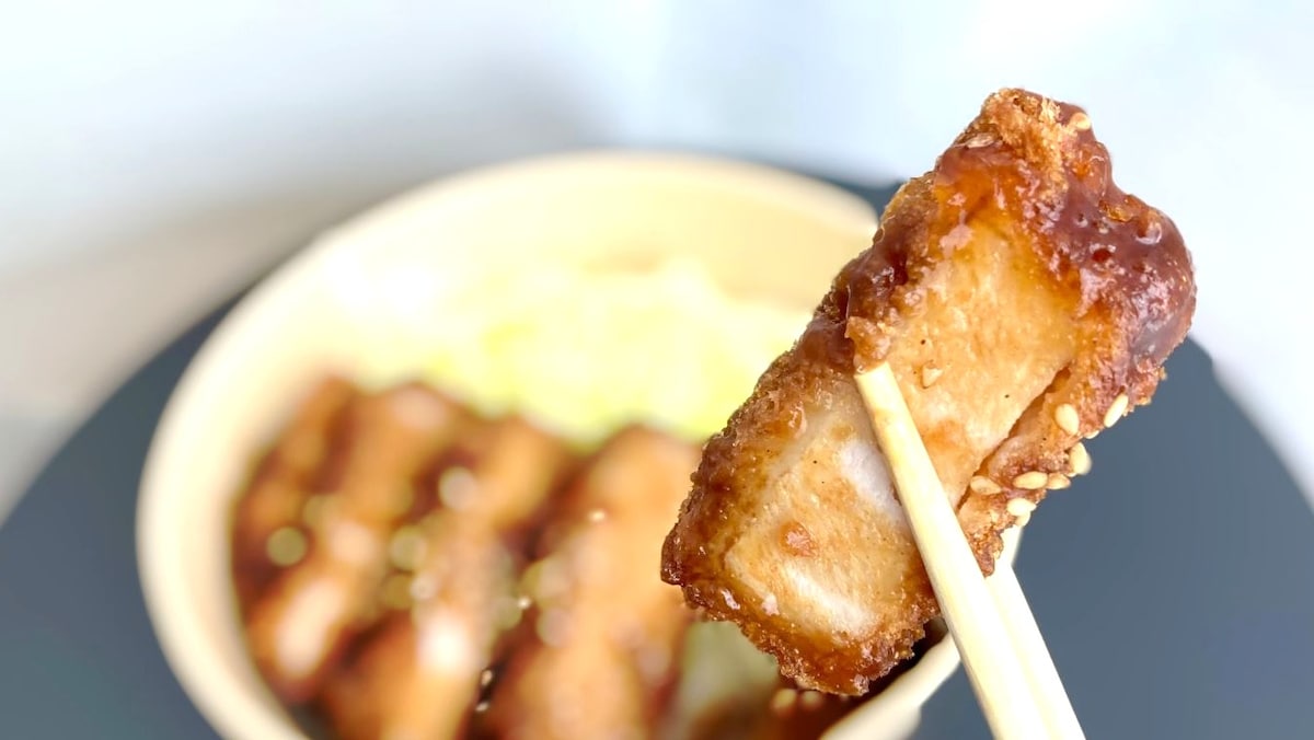 甘じょっぱソースがたまらない【ローソン×まい泉】箸が止まらない魅惑のカツ丼