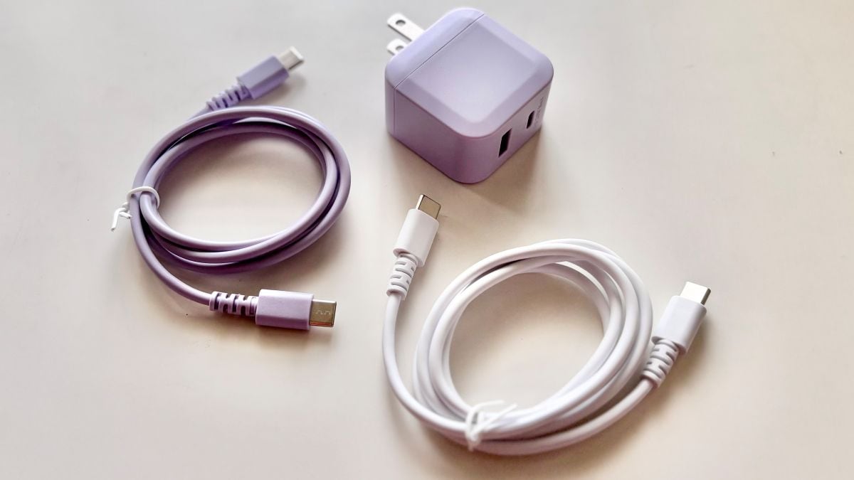 タイプCのコンセントは100均で買える？ 急速充電もチェック【ダイソー・セリア・キャンドゥ】