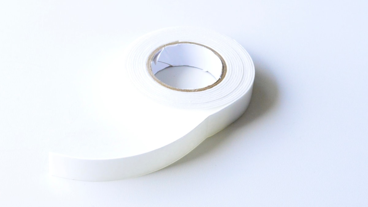 100均「両面テープ」を徹底レポート！【セリア・ダイソー】強力なのは？