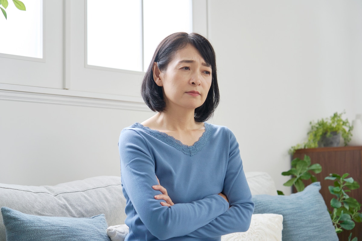 会社にしがみつけばよかった…49歳女性の後悔とは？そのほか子育て費用増加による将来への恐怖も