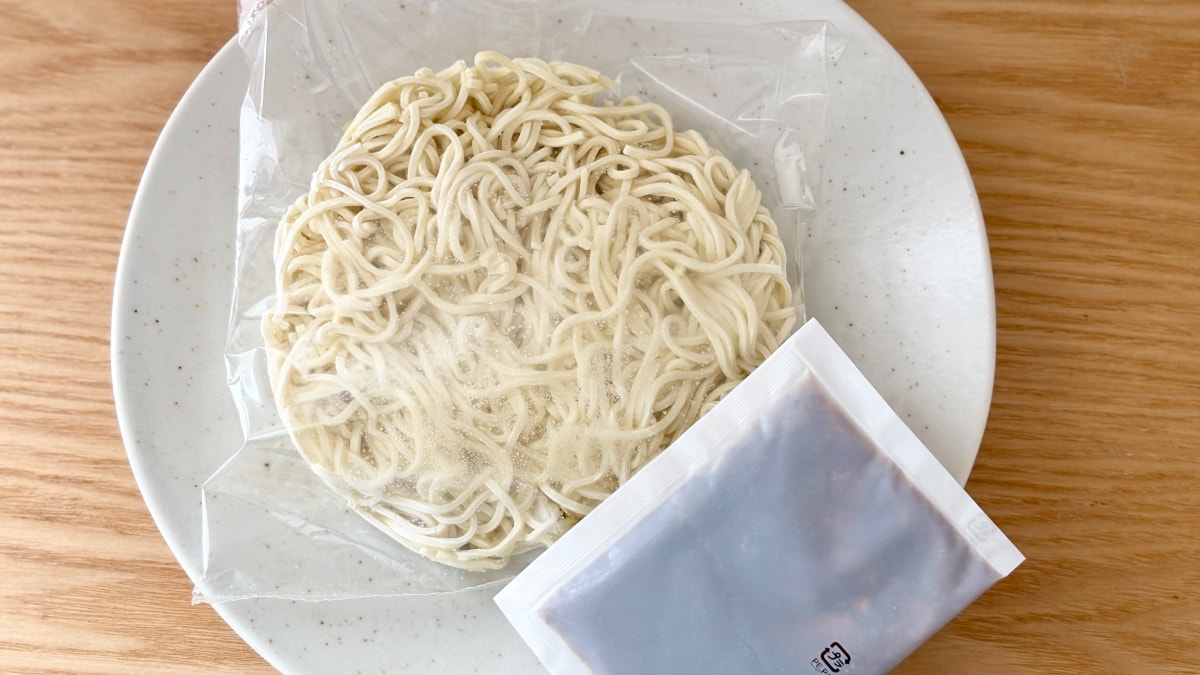 4月14日に新登場！【セブン】の冷凍麺「7プレミアム　中華そば」は飽きの来ない味が魅力