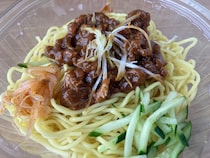 濃厚な肉みそ！さっぱり食べられる！【ファミマ】甘辛甜面醤と味噌の旨みが特徴の「冷しジャージャー麺」