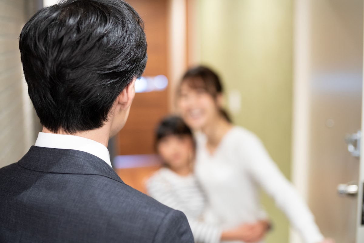 「パパに会いたい」娘の問いに言葉を失う母。家政婦扱いする無関心夫と、義母を激怒させた夫の“余計な一言”