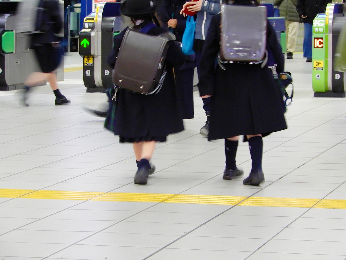 子供のスマホにモバイルSuicaは登録できる？購入方法やチャージ手順でママ安心