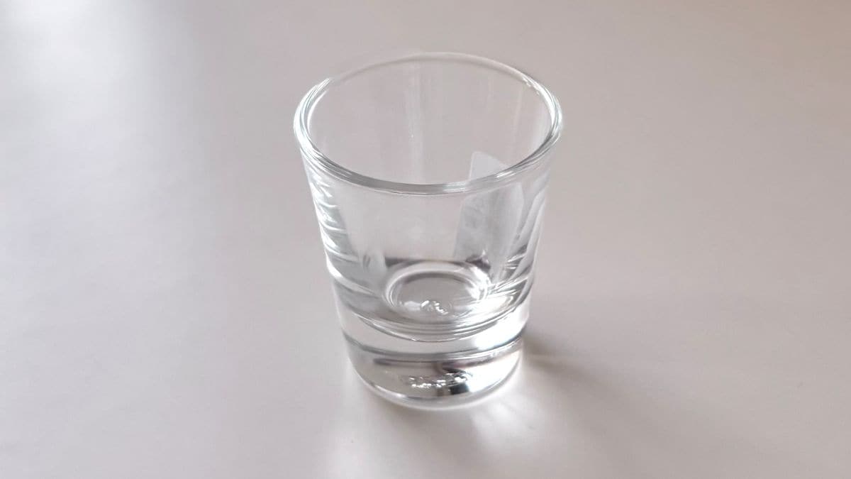 100均のショットグラス6個買ってみた！ 使い捨てのプラスチックもチェック