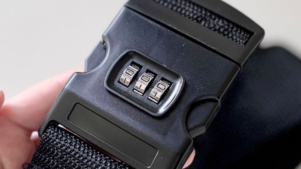 旅行前に揃えたい！スーツケースベルトは100均でゲット♪ 売り場もチェック