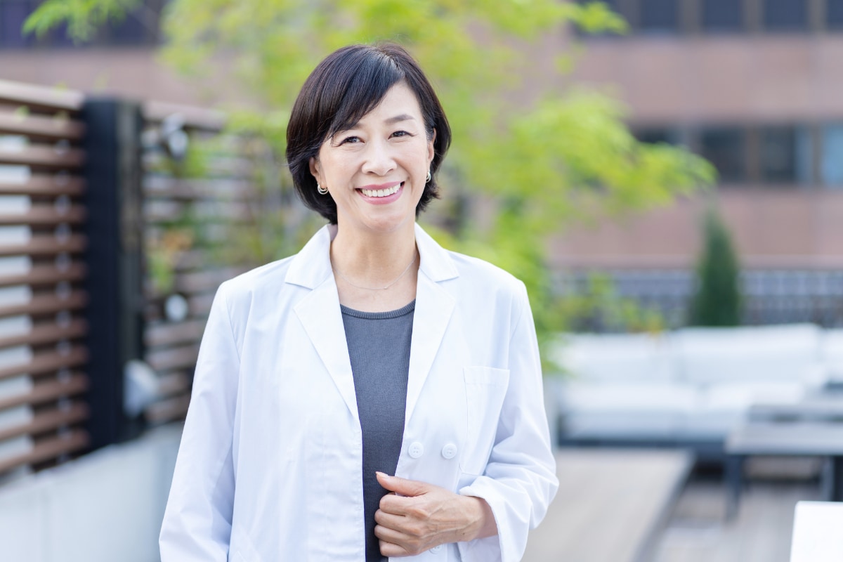 母親の「よかれと思って」で、まさかの事態に……年収1200万・58歳女性が今も悔やみ続けていること