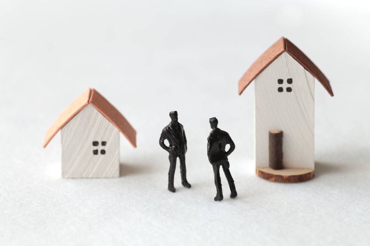 「相続は争続（そうぞく）」を身をもって実感。弟から突然、調停を申し立てられ……売れない実家を手にした世帯年収380万・63歳男性がその代わりに失ったもの