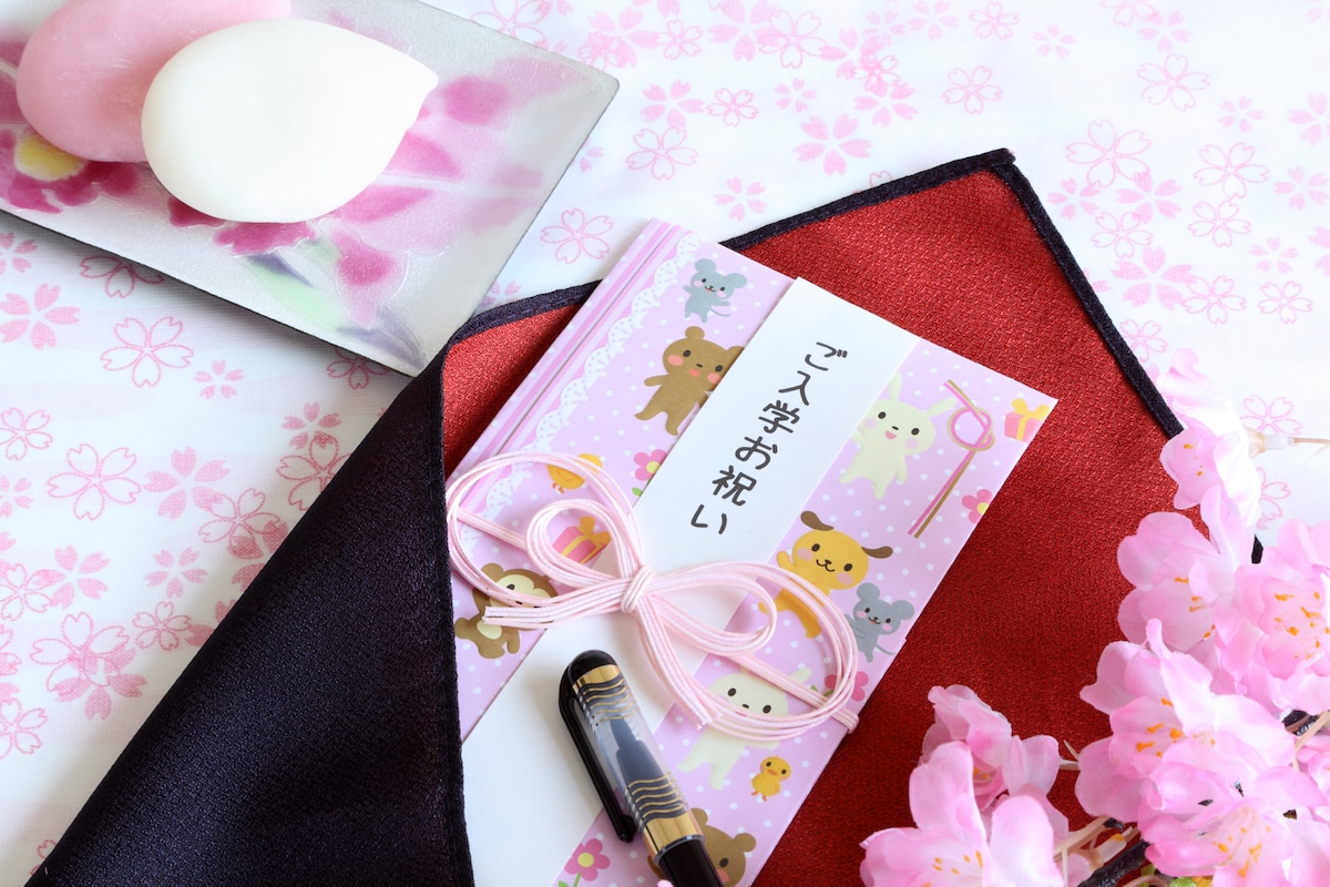 3万円の入学祝いに「キツい」と噛みついた義妹の真意、さらに天皇陛下とリンクする気品あふれるお姿。片付けられない妻が夫に明かした「整理整頓への恐怖心」