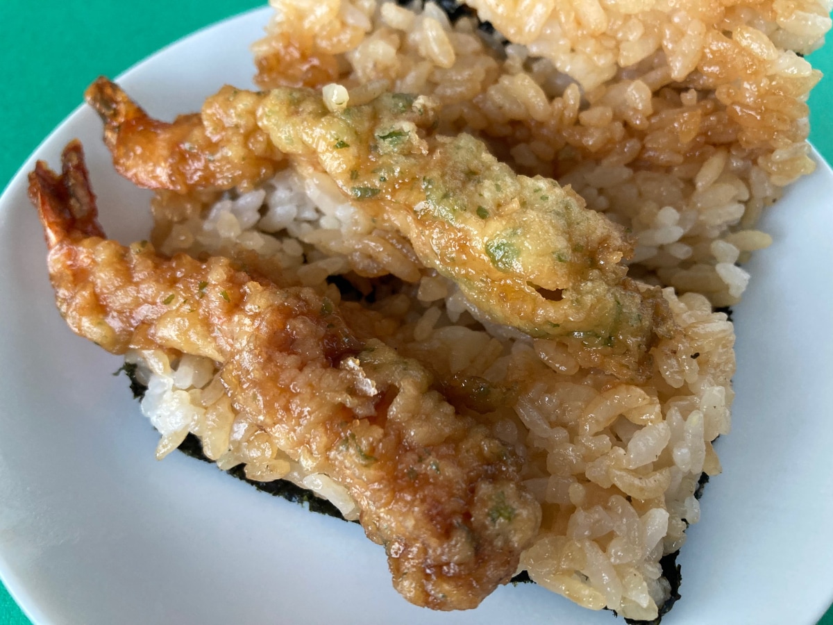 あおさがしっかり香る海老天が美味しい！！【ローソン】「具！おにぎり」の海老天丼のおにぎり