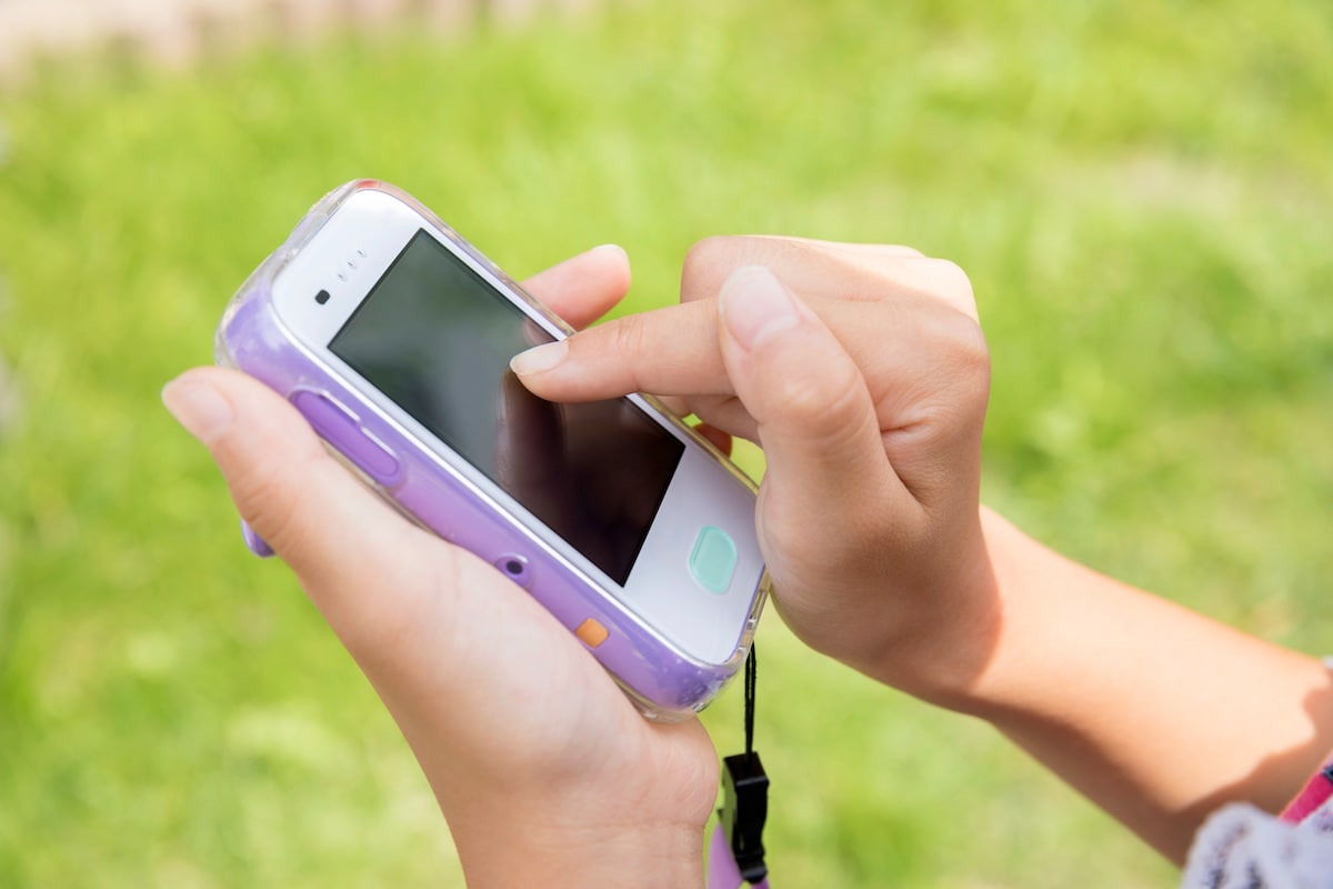 小学生のスマホは何年生から？ 持たせるベストなタイミング