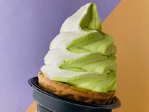 「魔法のようなアイス！」「満足度が高い！」【セブン】端までぎっしり「ワッフルコーン 抹茶ミルク」