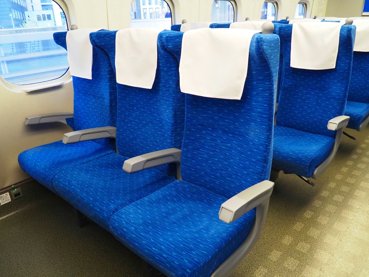 「ここは私の席です」と言い張る乗客。判明した“あまりに初歩的なミス”の正体。コーヒー1杯に「箱ごと」お菓子が付いてくる衝撃の喫茶店と、ゲームに溺れる夫へ下した“静かな制裁”