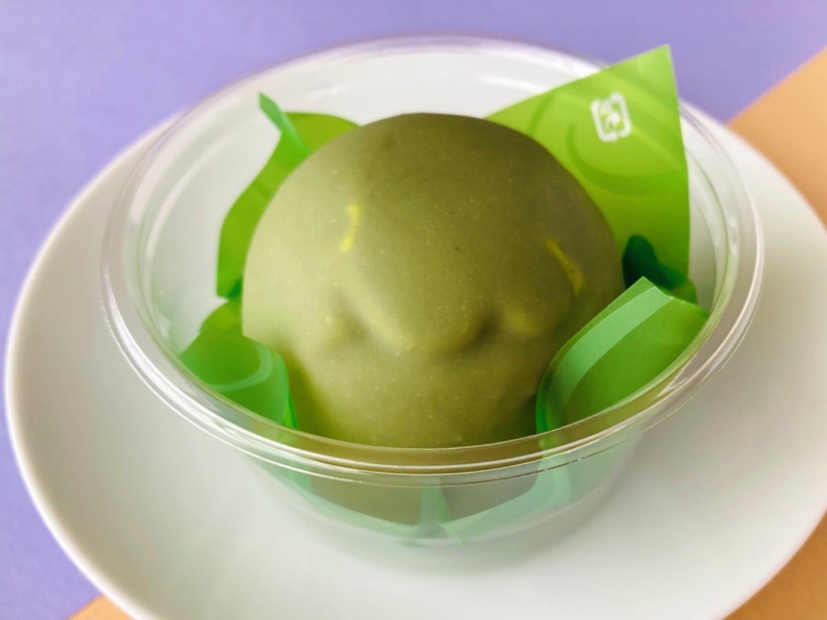 「上品なお味でした！」「パリッとして美味しかった！」【ローソン】Uchi Café×森半の「ショコラドーム 抹茶」