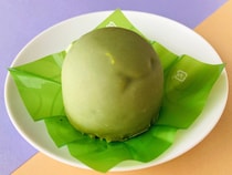 「上品なお味でした！」「パリッとして美味しかった！」【ローソン】Uchi Café×森半の「ショコラドーム 抹茶」