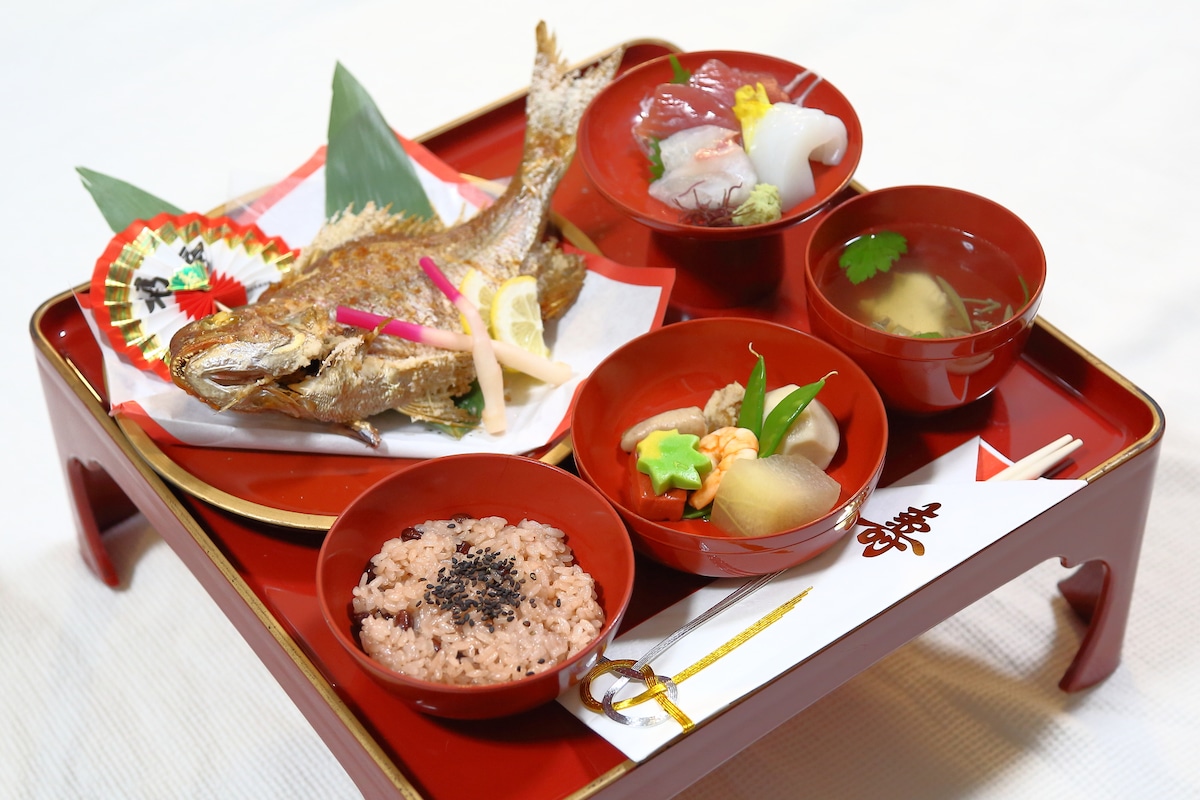 お食い初めを「手作り鯛」でマウントしたママの悲劇。無理な見栄が招いた、お祝いの席での“悲痛な叫び”とは？