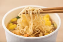 「なんだかんだ一番うまくない？」誰もが認める“スープが絶品”なカップ麺1位に納得の声！