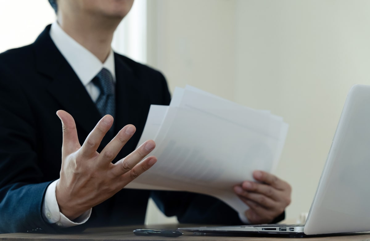義父が引き継ぐつもりだったのは将来の負債！？世帯年収500万・61歳女性が「生きた心地がしなかった」という20年前の金銭トラブル