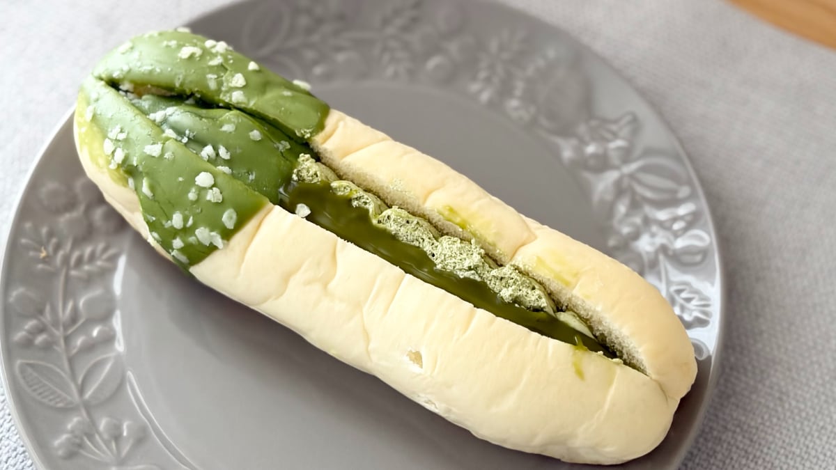 「なぜか美味く感じる」「風味豊か」【ファミマ】のほろにが抹茶パン