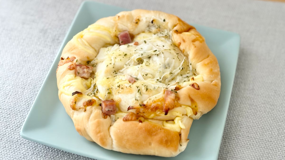 朝食にもランチにも食べたくなっちゃう！【ファミマ】のじゅわもちパン