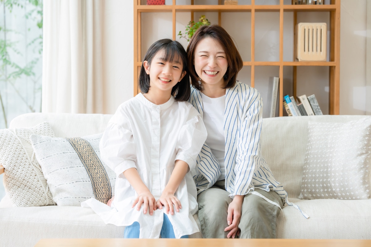 娘が友達から買った大人気シールがまさか……!世帯年収300万・43歳の母親が抱えた葛藤と「最善の道」だった解決策