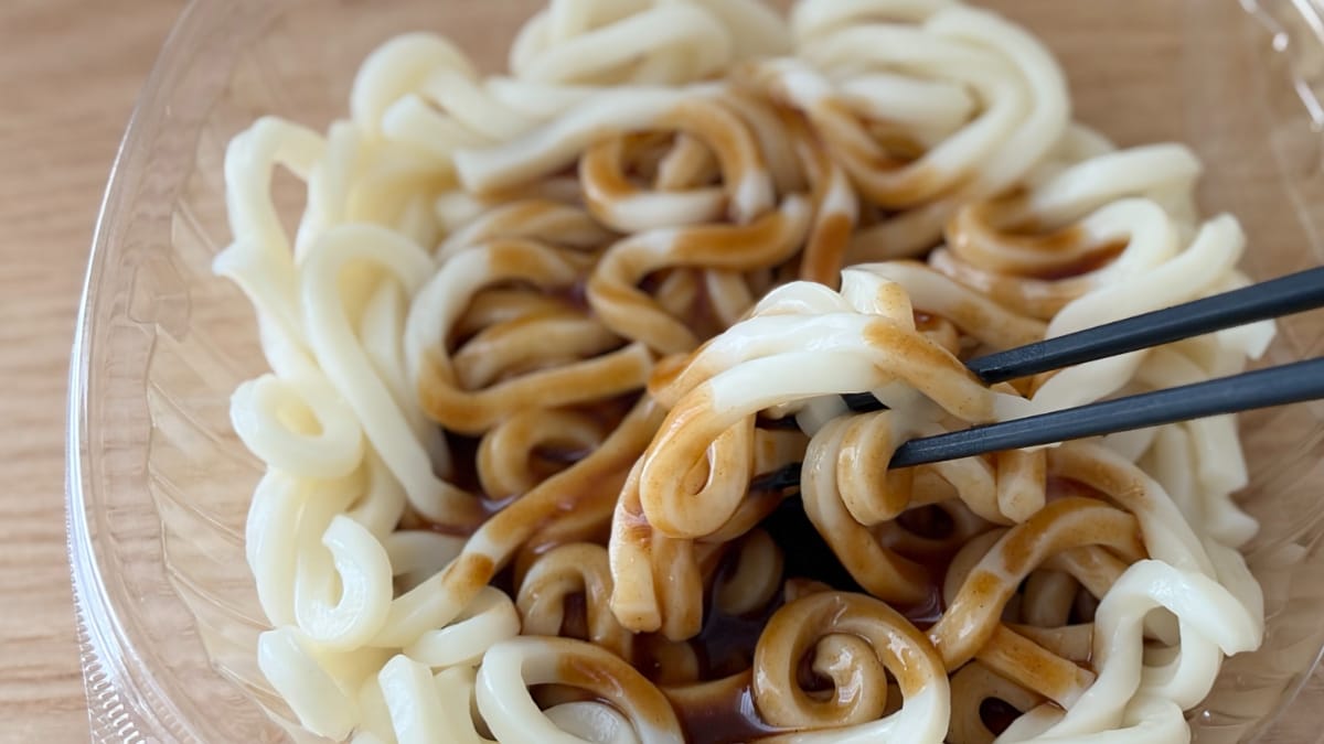 魚粉×辛さにハマる！！【ファミマ】に人気店監修のチルド麺が登場中