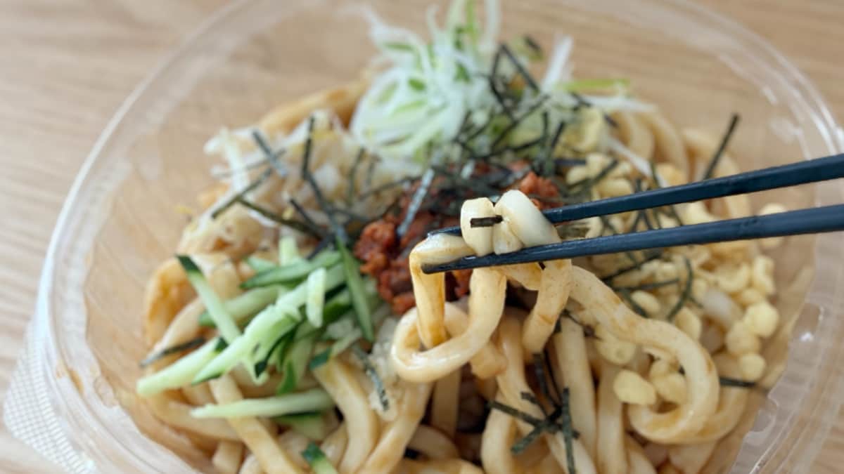 魚粉×辛さにハマる！！【ファミマ】に人気店監修のチルド麺が登場中