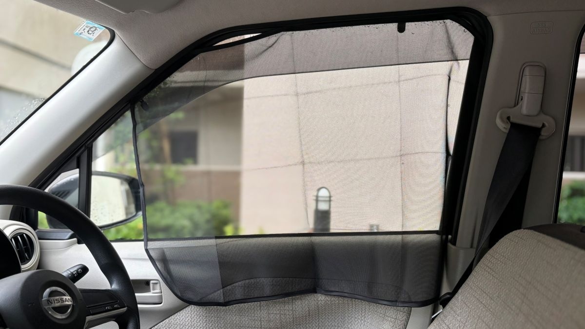 100均の車用カーテンで車中泊を快適に！【ダイソー・セリア・キャンドゥ】